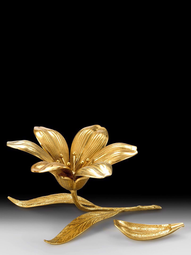 Bông hoa bằng đồng làm gác đũa bàn ăn Virtus