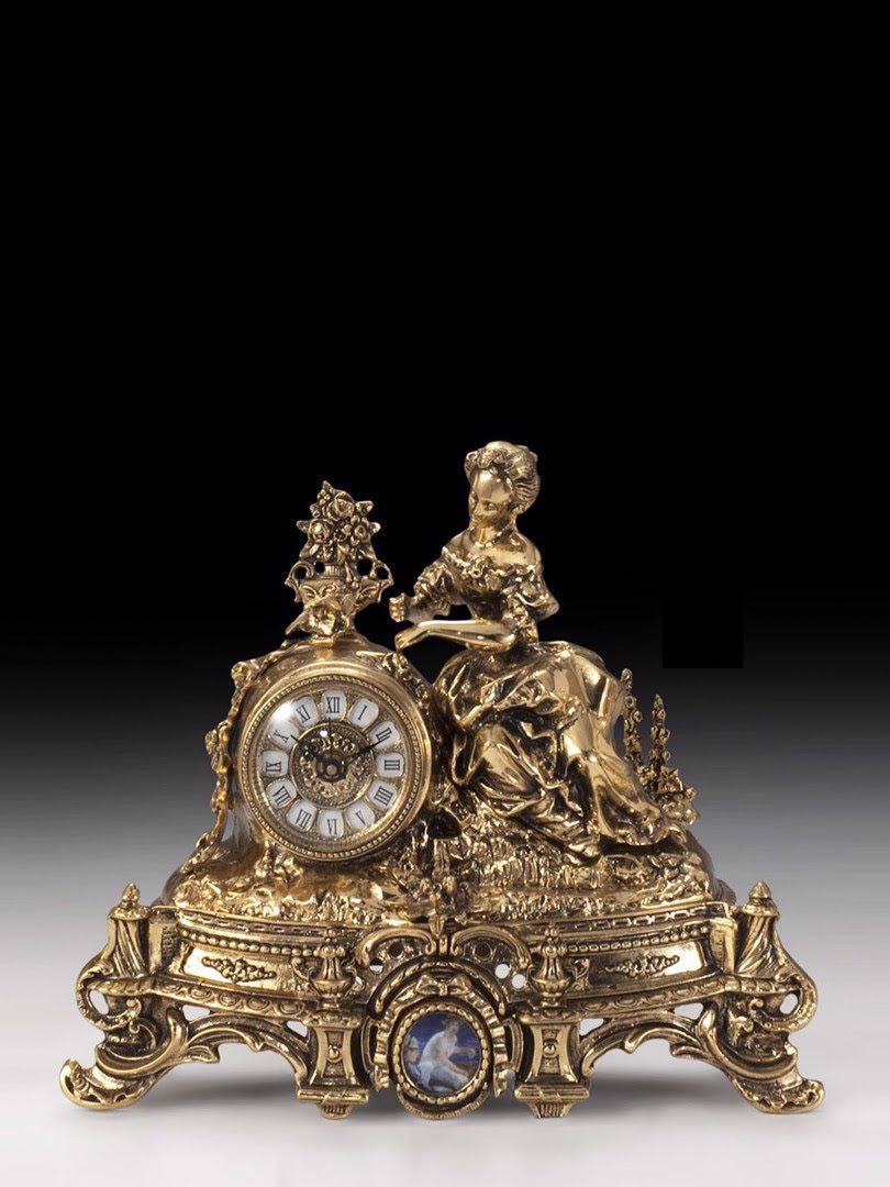 Tượng thiếu nữ bằng đồng Camafeo và chiếc đồng hồ để bàn Virtus-5432