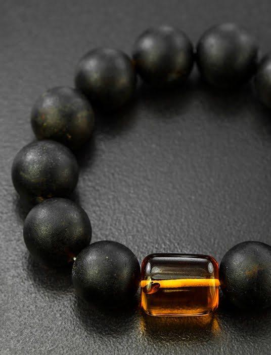 Vòng đeo tay trang sức Amber Jewelry bằng đá hổ phách màu đen và màu cognac (Cuba) - 604612080