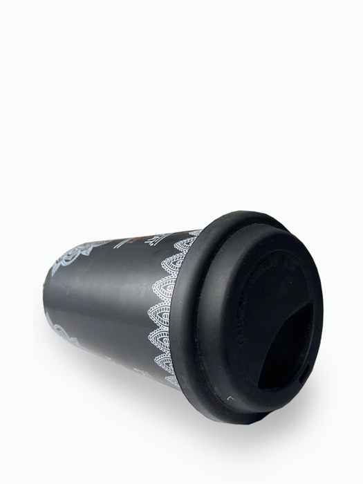 Ly Sứ La Fonte Có Tay Cầm Và Nắp Silicone Màu Đen - 006477-BLA